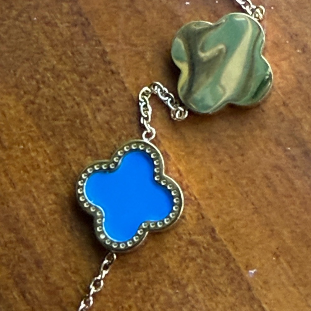 Clover Style Bracelet - Gold - Blue - Picture 6 of 10